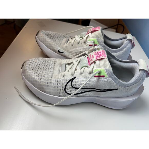 Nike Interact Run White Black Green Womens Size 9 - $140 - Picture 6 of 8